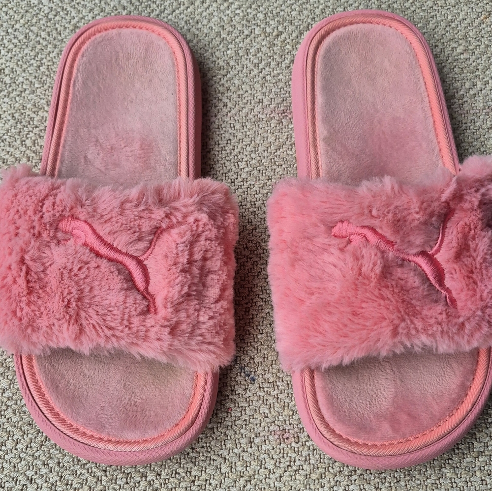 Puma Fuzzy Slides